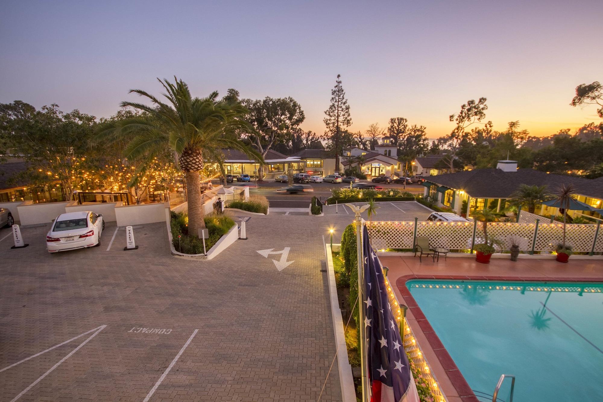 King Room Pool View