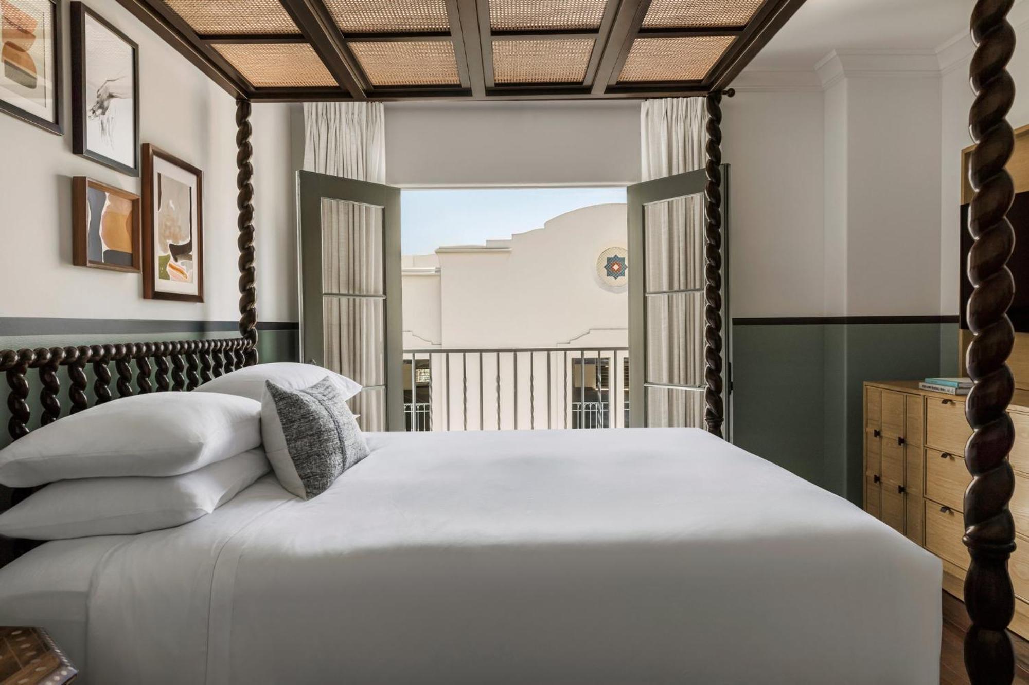Essential King Room Juliet Balcony