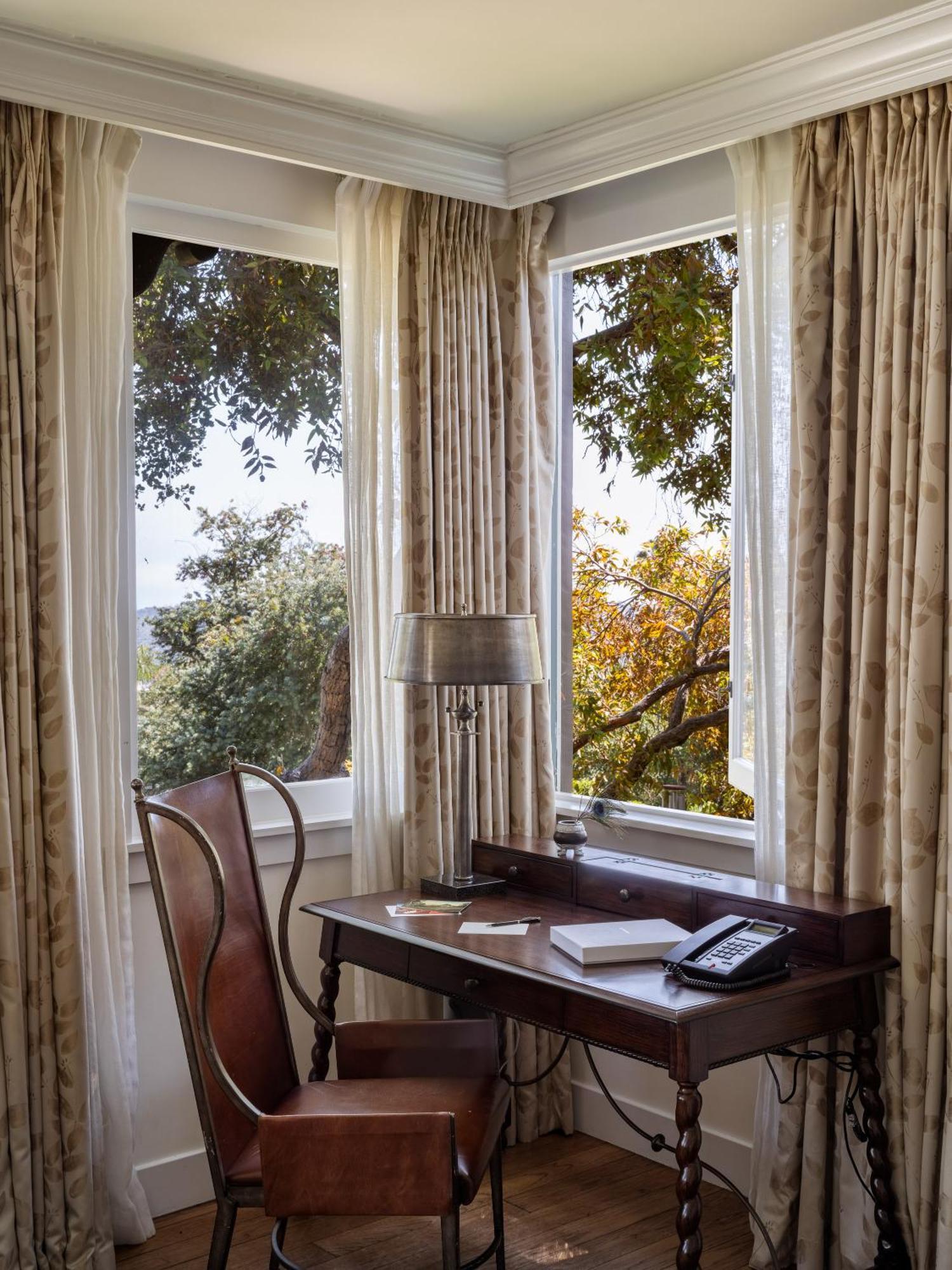 Superior Suite Camellia