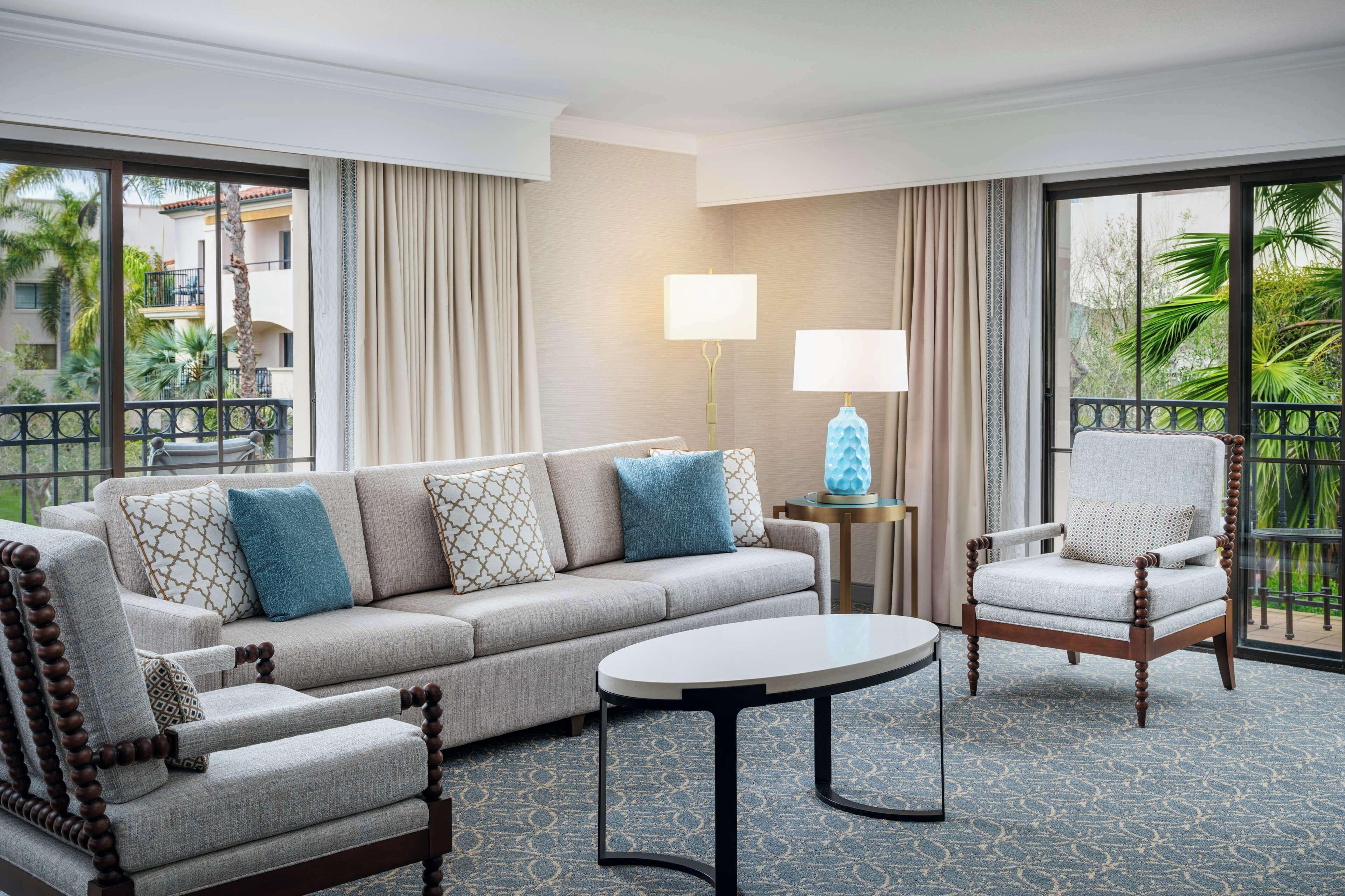 Junior King Suite with Seating Area,1706308574:JPEG