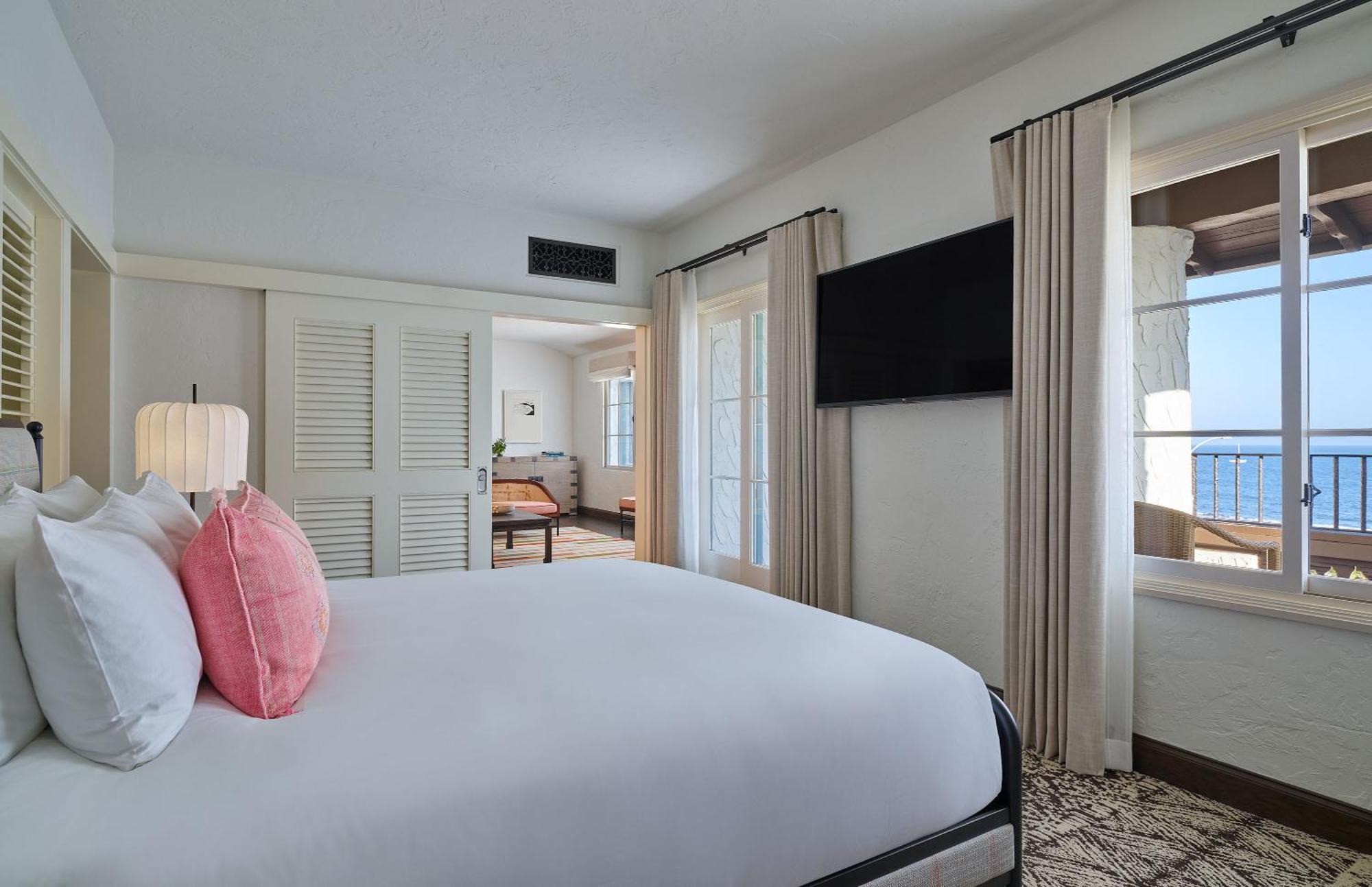 Deluxe King Suite Ocean View