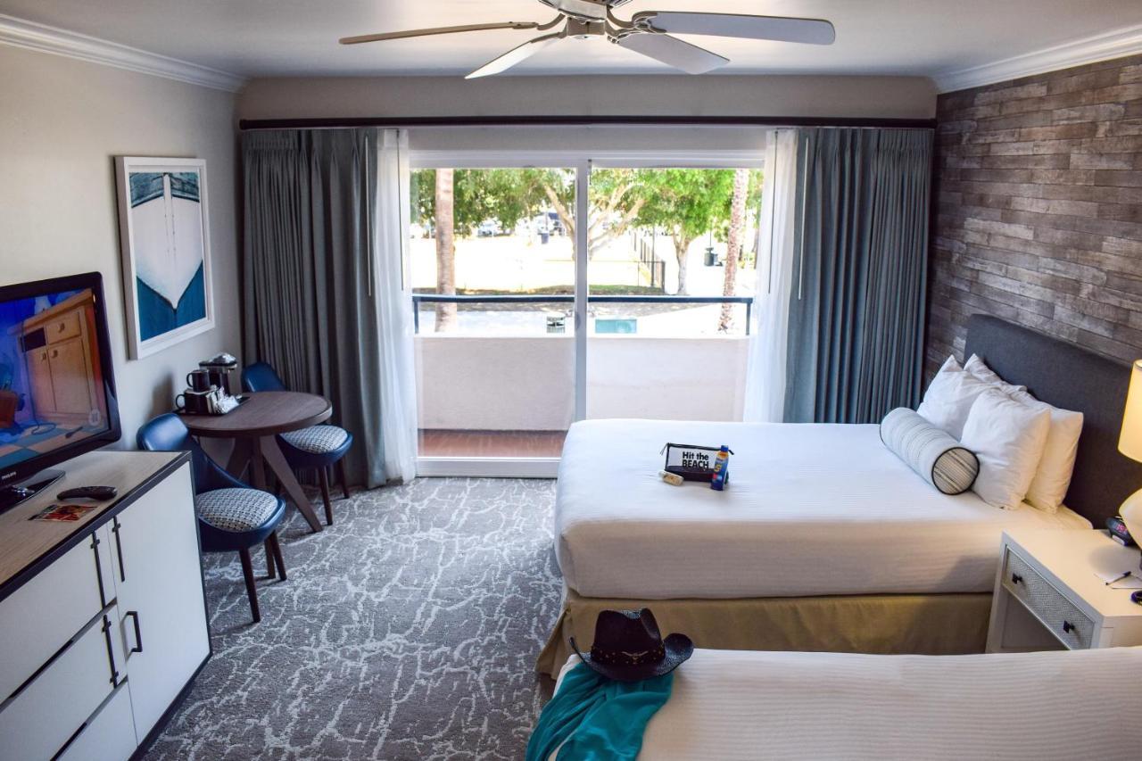 Queen Room Two Queen Beds Harbor Side