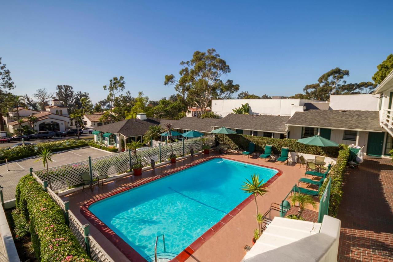 King Room Pool View