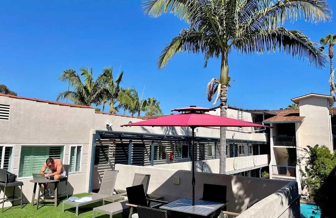 Beachside Inn-1