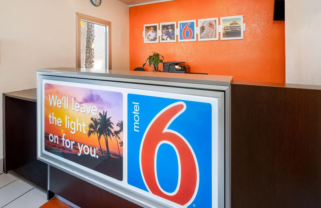 Motel 6-Santa Barbara, Ca - State Street-1
