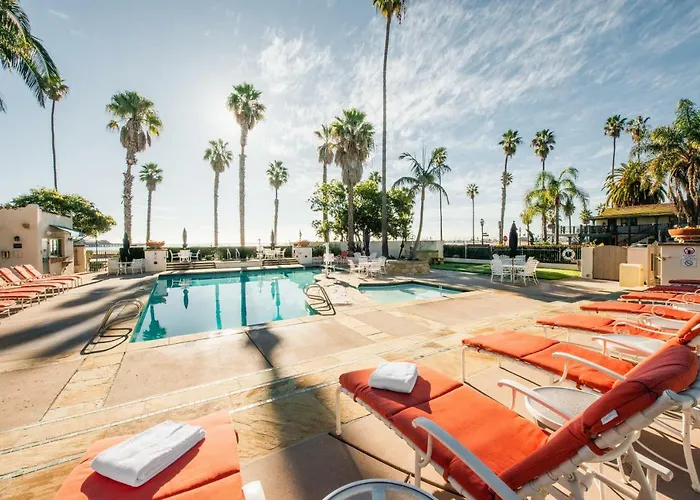 Hotels in Santa BarbaraHarbor View Inn